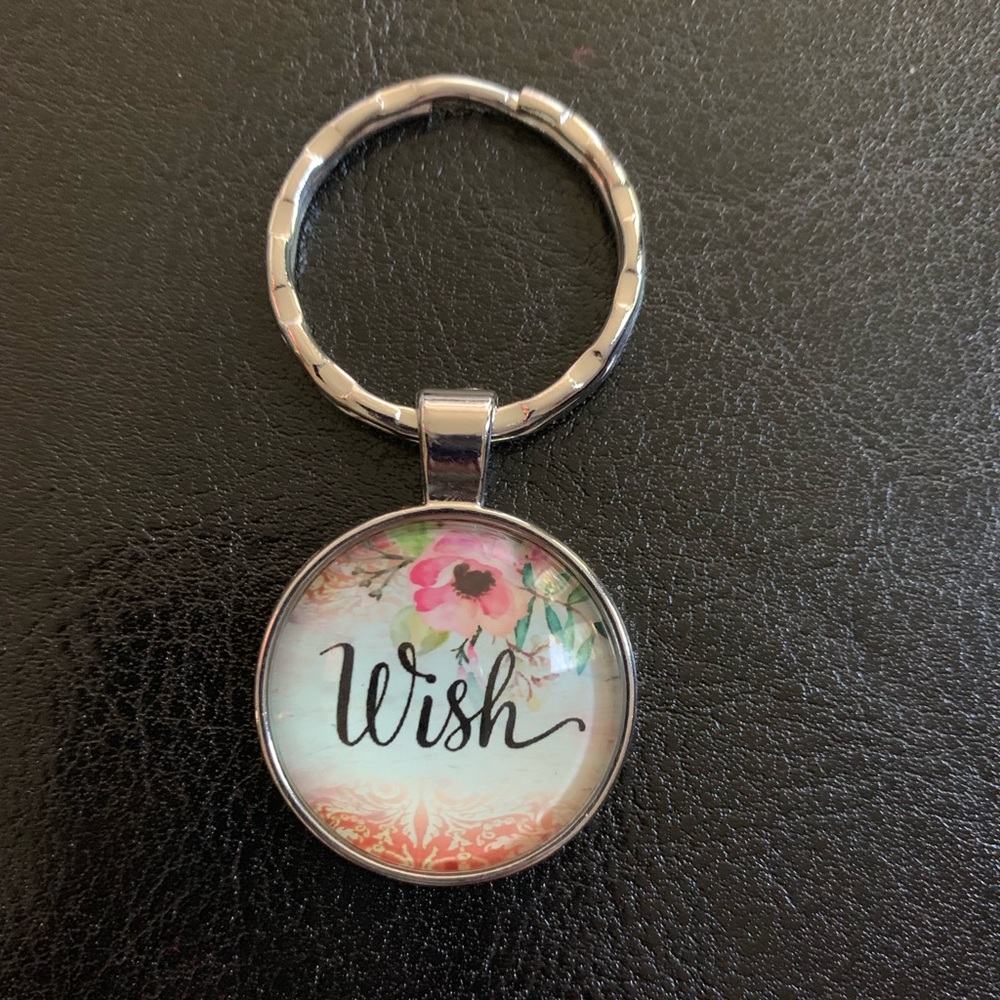 🛍 WISH keychain ⭐️